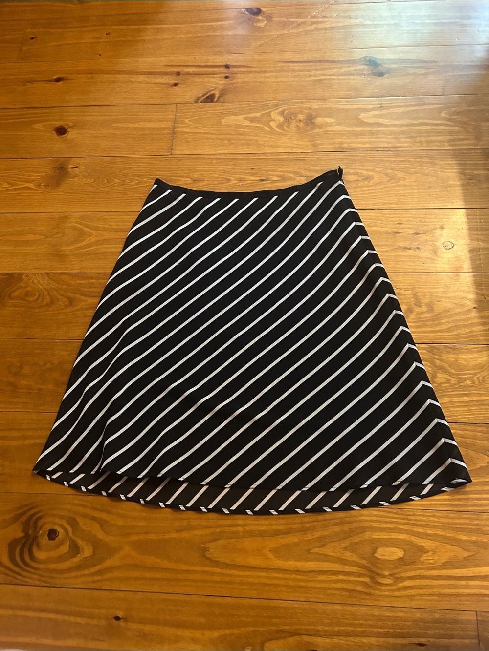 Casual CornerAnnex Women’s Black & White Striped Knee Length Skirt Size 6